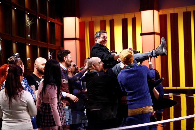 "La mulți ani, So...S-o ce?!” Chef Bontea a fost surprins de foștii concurenți "Chefi la cuțite" de ziua sa de naștere