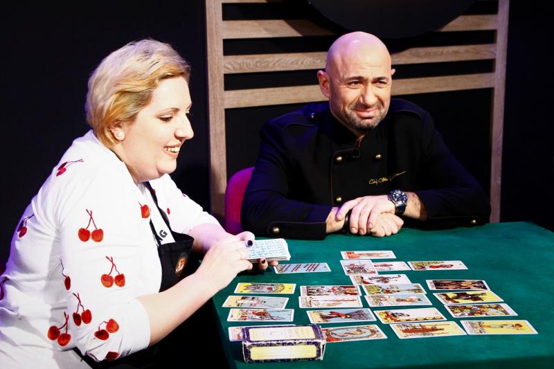 S-a aflat! O concurentă a ghicit în cărțile de tarot care Chef câștigă sezonul 5 al emisiunii „Chefi la cuțite”!