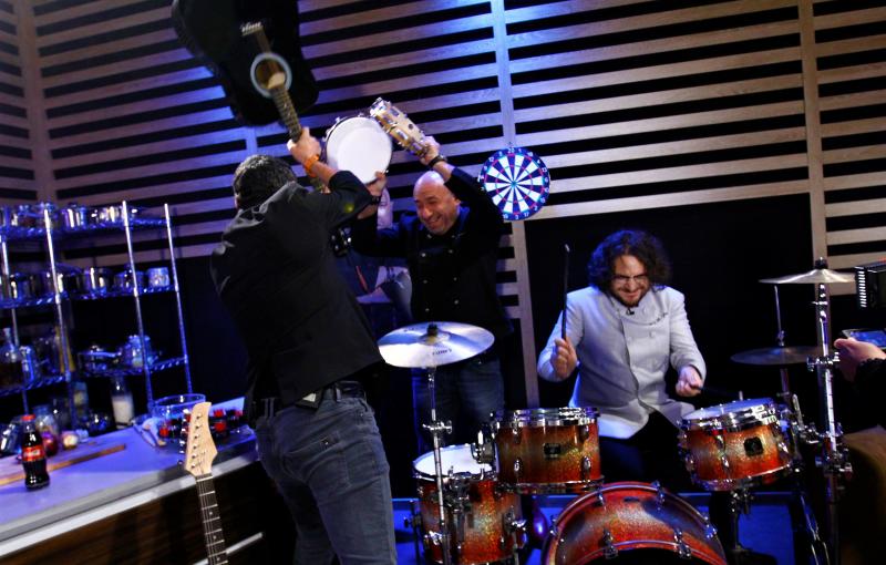 Scărlătescu s-a apucat de cântat la tobe, dar și Dumitrescu și-a descoperit o nouă pasiune! Când începe emisiunea „Chefi la cuțite”