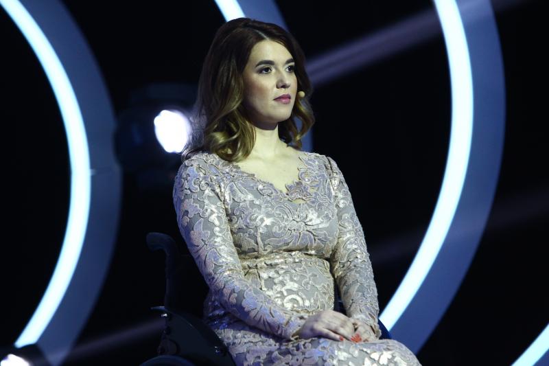 Magda, țintuită într-un scaun cu rotile, s-a născut în anul în care Mirabela Dauer lansa piesa "Mulţumesc, iubita mamă!" A dat naștere unei fetițe, chiar dacă medicii i-au interzis!