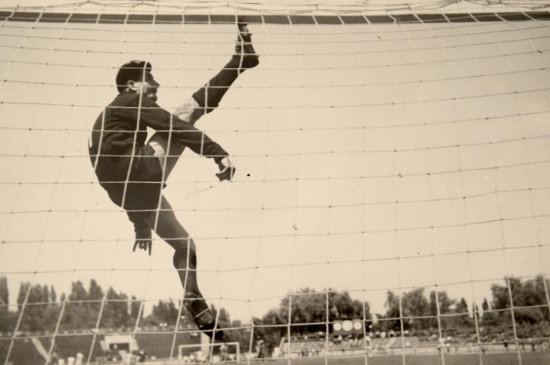 DOLIU ÎN FOTBALUL ROMÂNESC! Ion ”Țop” Voinescu, cel mai bun portar din istoria României, a murit. Cariera de excepție e ”Omului-Steaua”