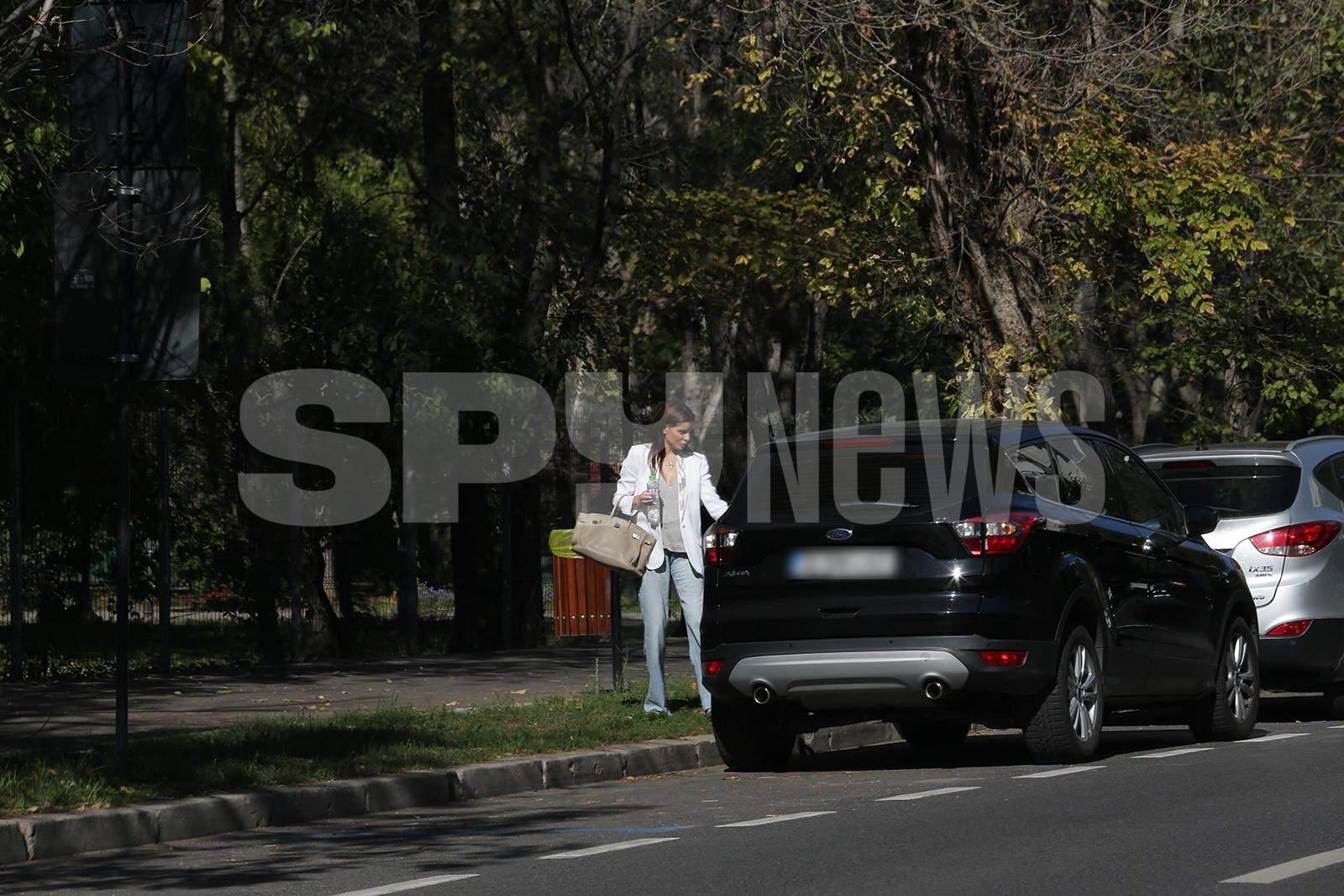 Ileana Lazariuc, apariţie impecabilă în centrul capitalei