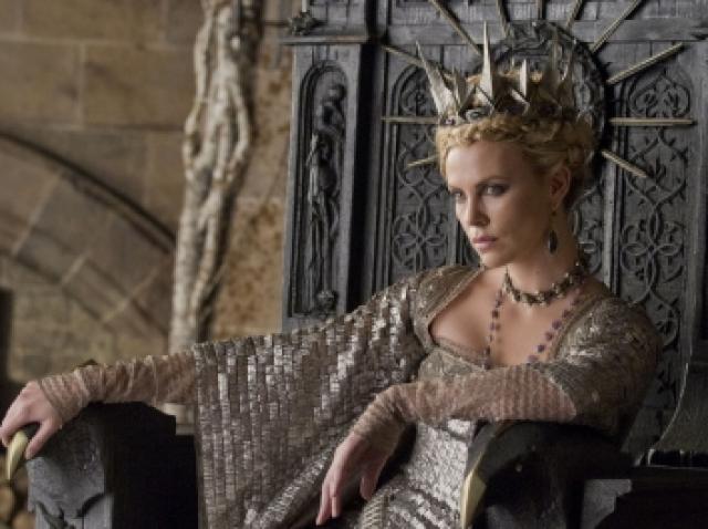 A1 Ro Iti Recomanda Azi Filmul Snow White And The Huntsman Alba Ca Zapada Si Razboinicul Vanator Vezi Trailerul Antena 1