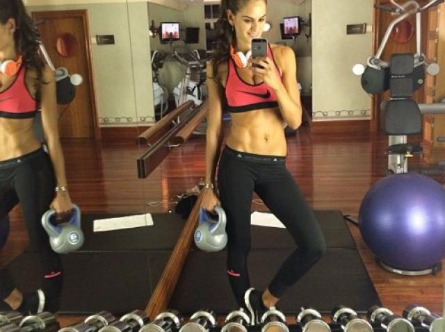 Foto Hot Ele Sunt Cele Mai Tari Fete Care Iubesc Mersul La Sală