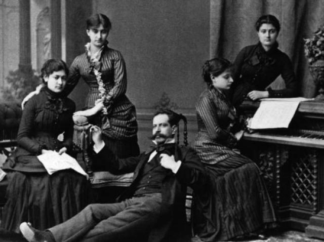 105 Ani De La Moartea Celui Mai Mare Dramaturg Roman Ion Luca Caragiale Un Om Bun De Pus Pe Rană Ce Si A Trait Viaţa Asa Cum A Simţit Alături De Cele Două