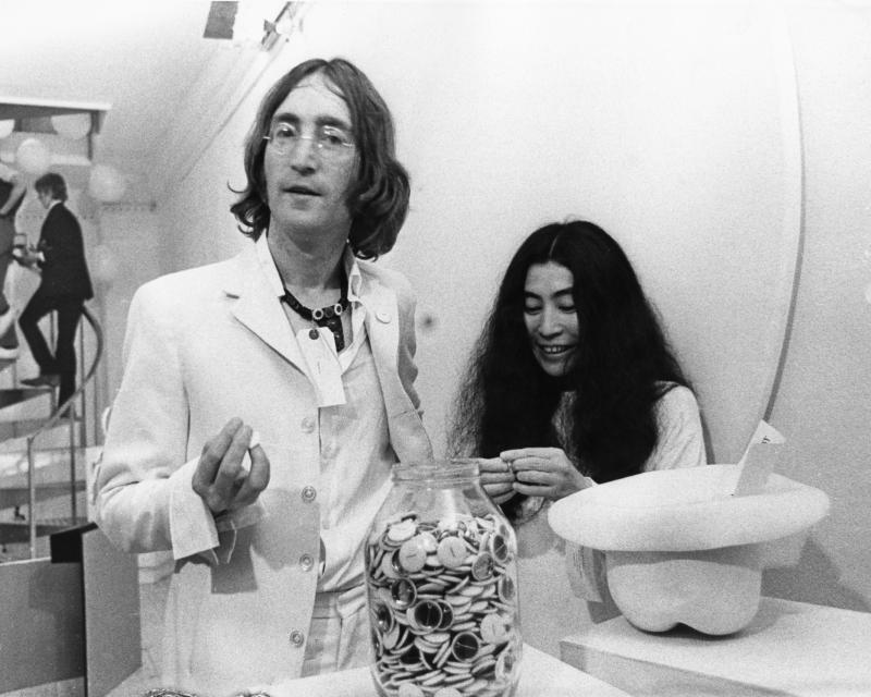 La 78 de ani de la naşterea lui John Lennon, văduva lui ne-a amintit de "Imagine"- o interpetare nouă, ce vă va face sufletul să vibreze