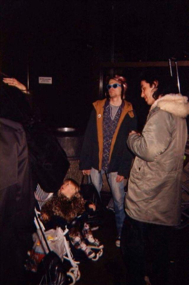 Au apărut ultimele imagini cu Kurt Cobain, solistul Nirvana, în viață! Peste trei săptămâni se sinucidea!