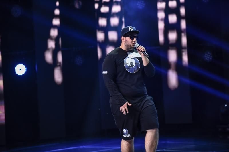 Primul român care şi-a dat licenţa în VERSURI vine la “X Factor”