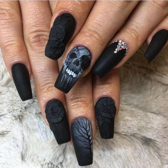 Halloween 2018. Top 5 modele de unghii pentru Halloween