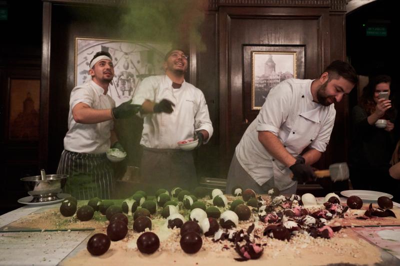 Ștrumfii Jedi au făcut spectacol internațional! Robert, Gabi și Bogdan au făcut echipă și au ridicat gătitul la rand de ARTĂ!