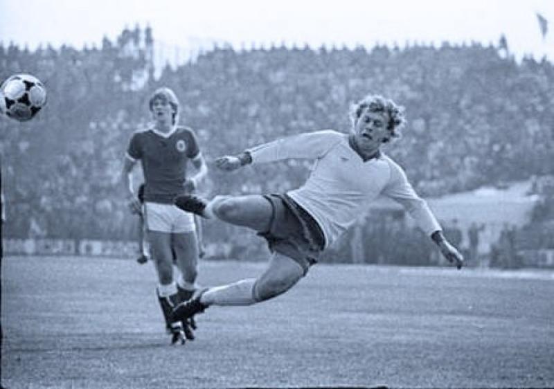 Nimeni nu se aștepta la un asemenea gest! Ce au făcut suporterii craioveni, în timpul meciului CSU Craiova-FCSB, după moartea lui Ilie Balaci