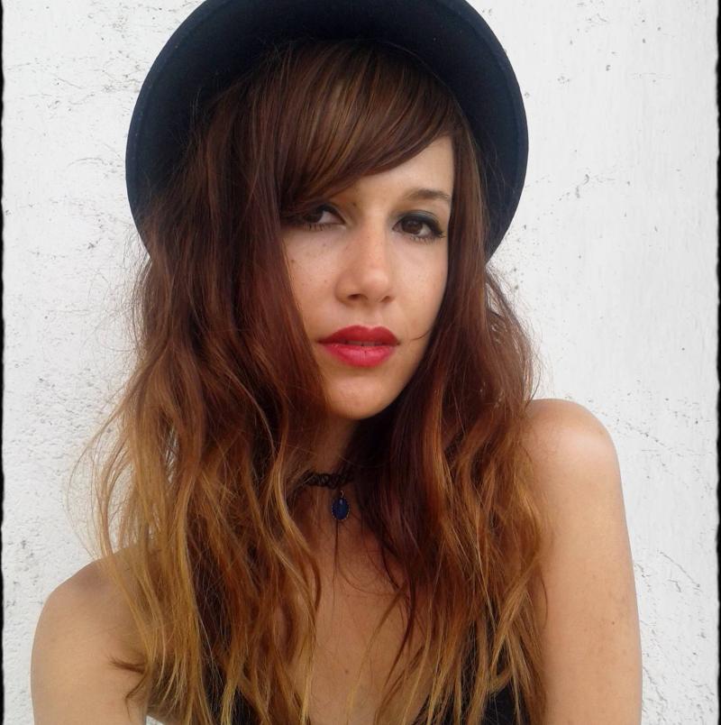 ”Nu mă ascultă. Îmi umblă în răni, cu mâinile goale. Nu pe spate, vă rog, nu pe spate! Sângele începe să curgă.Țip!”