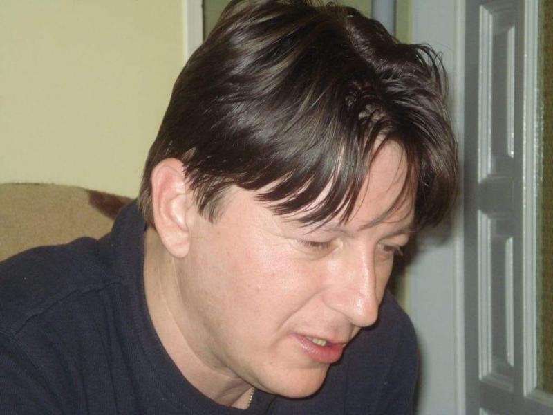 Listă medici morți. "După gardă de 12 ore, a intrat în sala de operaţie. I s-a făcut rău, dar a rămas acolo până a cusut ultimul fir. A murit cinci minute mai târziu!"