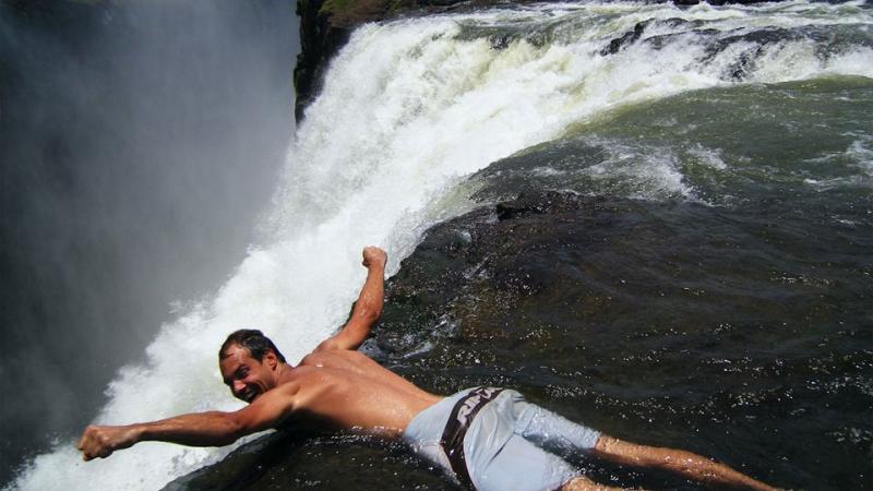 Cele mai periculoase și spectaculoase destinații de vacanță!  Îți îngheață inima doar când le privești