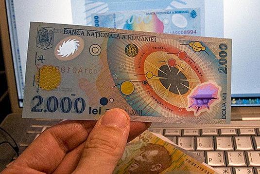 Îi folosești zilnic, dar habar n-ai avut din ce sunt făcuți banii! Substanța utilizată pentru realizarea bancnotelor a fost dezvăluită!