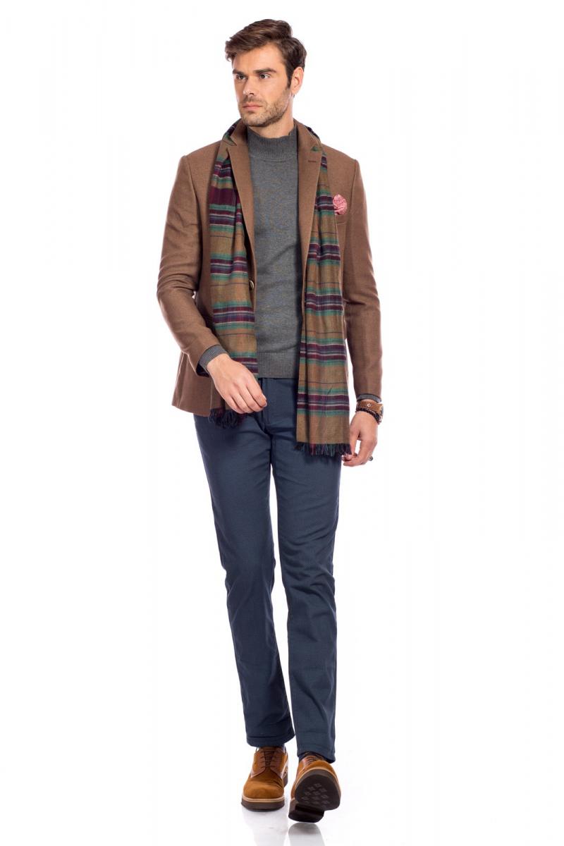 Ghid vestimentar masculin pentru purtarea pantalonilor slim fit