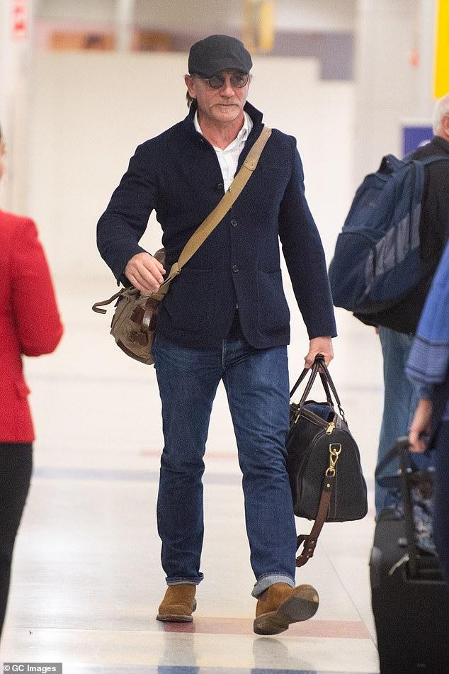 Nici James Bond nu mai e ce-a fost! Daniel Craig și-a schimbat complet înfățișarea. Cum a fost surprins actorul - GALERIE FOTO