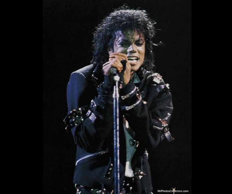 Jacheta pe care a purtat-o Michael Jackson în turneul „Bad”, licitată! Suma COLOSALĂ la care a fost estimată - FOTO