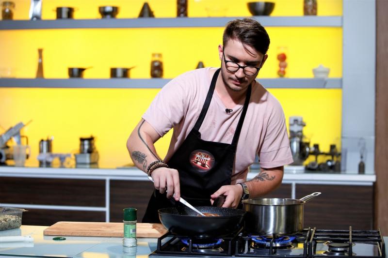 Un veteran al show-ului ”Chefi la cuțite” revine în fața juraților