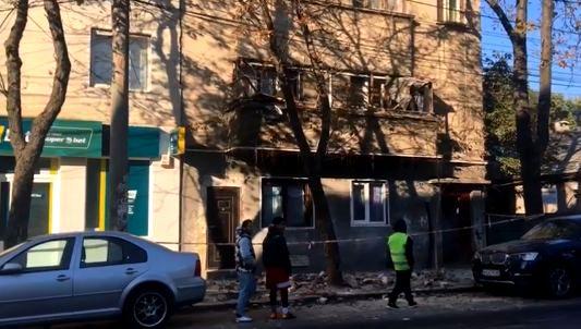 „Putea să cadă, să moară lume, cine răspunde?” Pagube după cutremurul de duminică! Pericolul la care sunt expuși peste 6000 de STUDENȚI. Ce clădiri au fost grav afectate