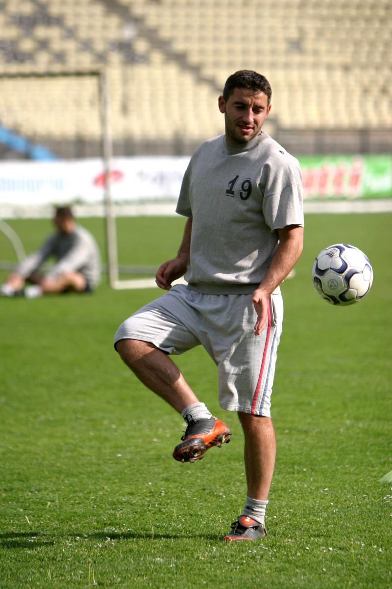 Un fost fotbalist din Liga 1 a ajuns de pe culmile succesului, direct după gratii: “E un caz pierdut, a ajuns un alcoolic. Se dezbrăca pe stradă și tremura tot”