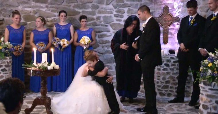 VIDEO SENZAŢIONAL! Ce a făcut o mireasă când a văzut-o printre invitaţi pe fosta soţie a mirelui