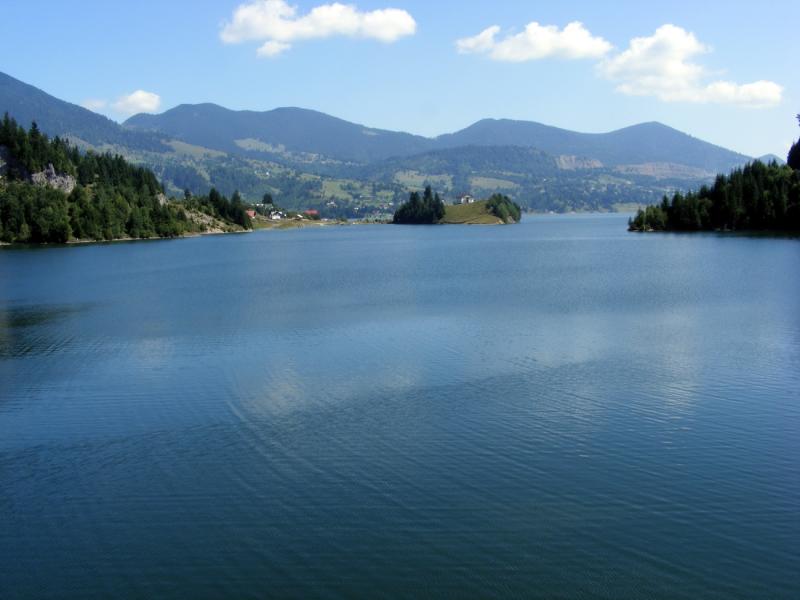 Pericol imens! Barajul de la Colibița are infiltrații, e fisurat, iar pompele nu mai merg. ”Trebuie golit, dar ucidem 19 specii de pești!” Totul e mort în zonă pentru doi ani!