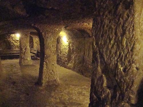 Un bărbat a vrut să renove casa și a dat peste ceva COLOSAL! Ce comoară a găsit