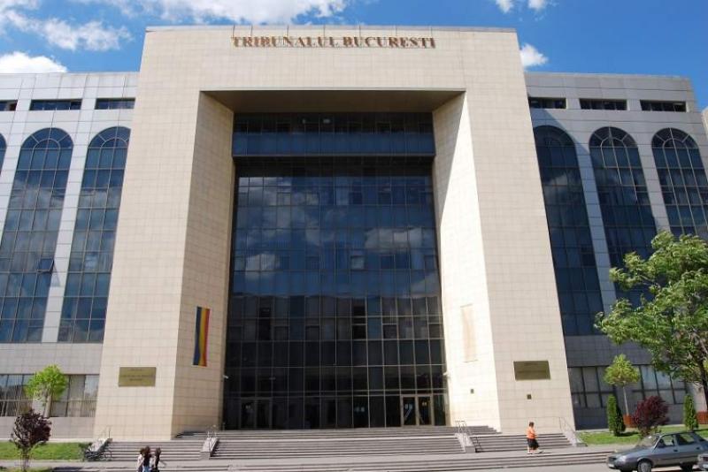 ALERTĂ la Tribunalul București! Un bărbat a căzut în gol de la etajul patru