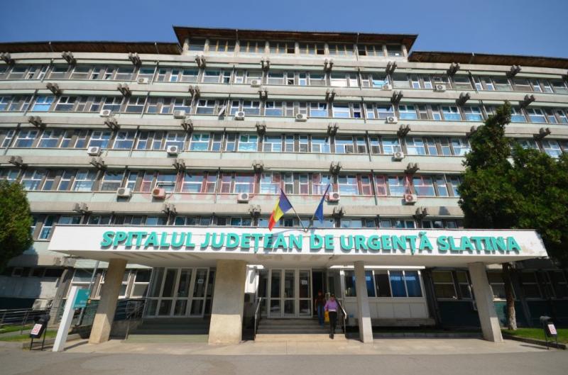 Spitalul din Slatina a rămas fără gaze, așa că oamenii au făcut grătare în curte!