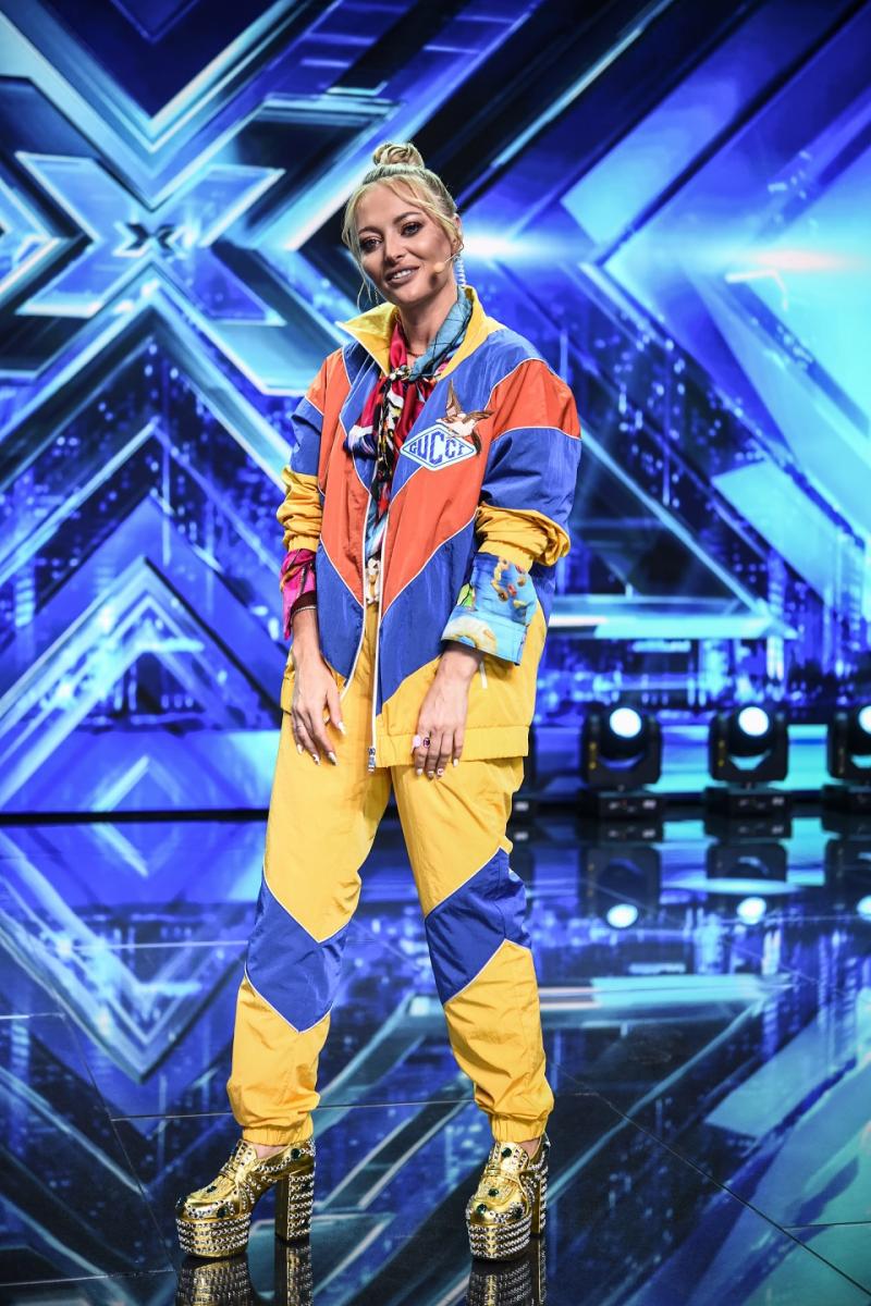 Delia, surprinsă de un italian pe scena X Factor: ”Tu sigur ai fost în cabina mea înainte”