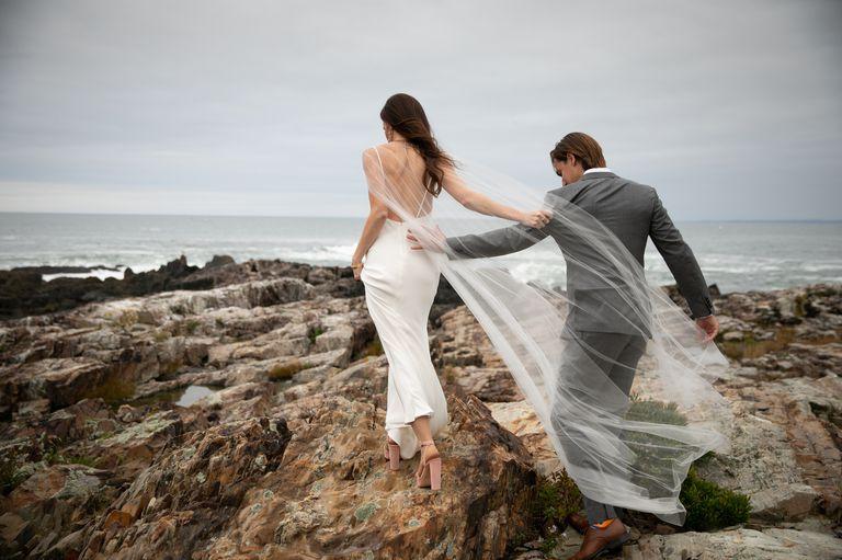 Fiica lui George W. Bush s-a căsătorit în secret! Imagini de la fericitul eveniment -GALERIE FOTO