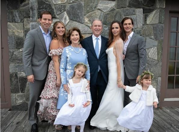 Fiica lui George W. Bush s-a căsătorit în secret! Imagini de la fericitul eveniment -GALERIE FOTO