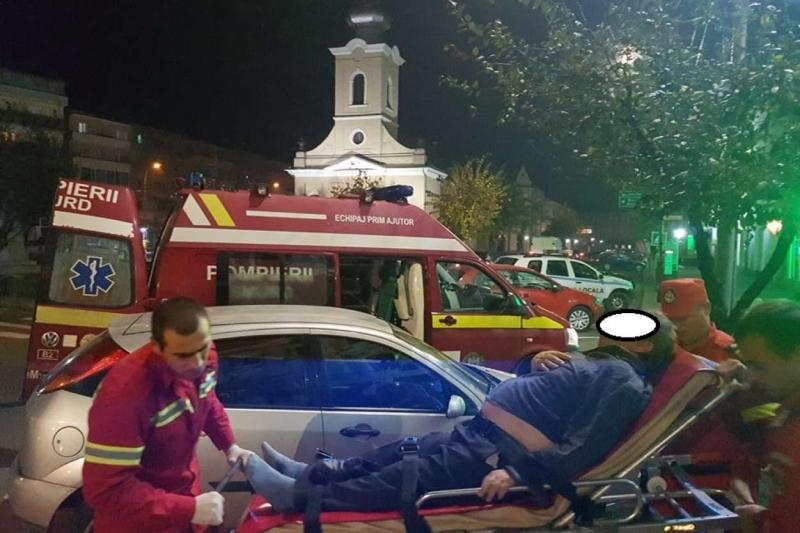 Caz revoltător! Bărbat rănit, lăsat de un echipaj medical să zacă în mijlocul străzii! Motivul pentru care nu l-a dus la spital