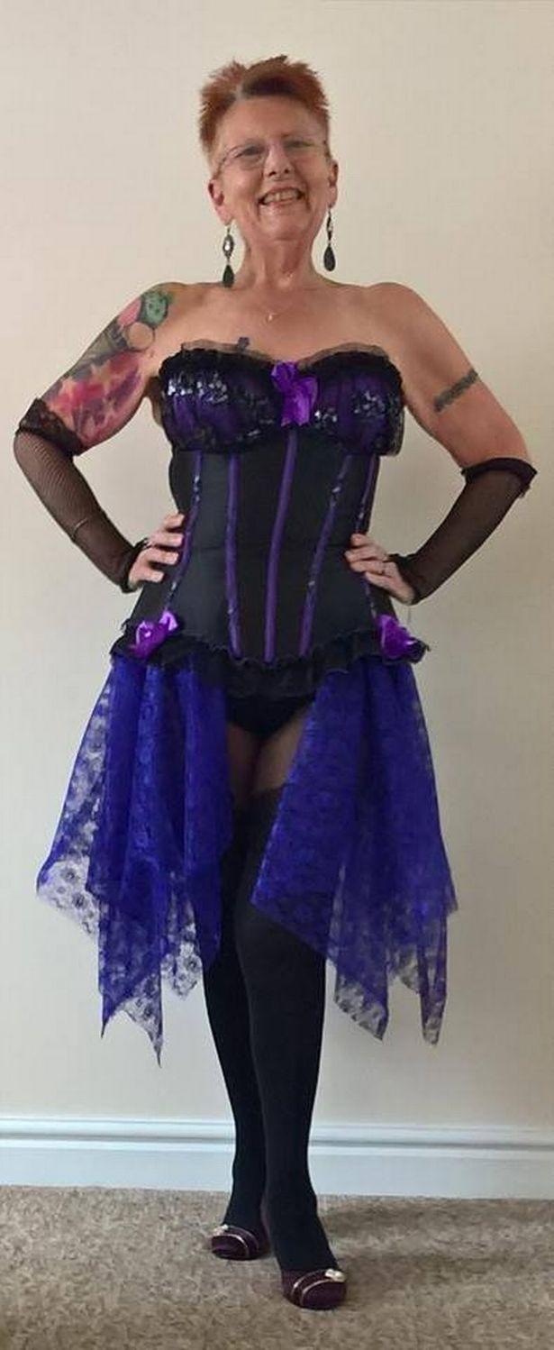 "Am 70 de ani şi fac striptease. Este cea mai bună alegere pe care am făcut-o în viaţă"