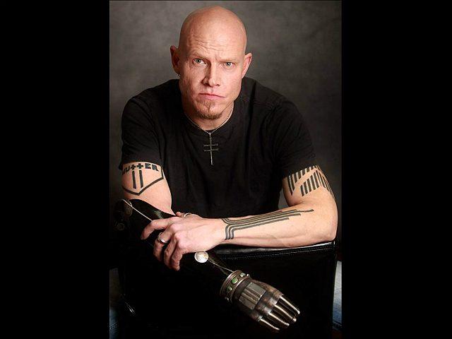 Un actor face dezvăluiri ȘOCANTE! Și-a tăiat mâna cu un fierăstrău pentru a primi roluri: “Îmi distrug cariera dezvăluind asta “