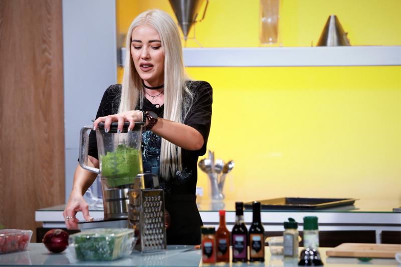 Sora Danielei Crudu își încearcă norocul la ”Chefi la cuțite”