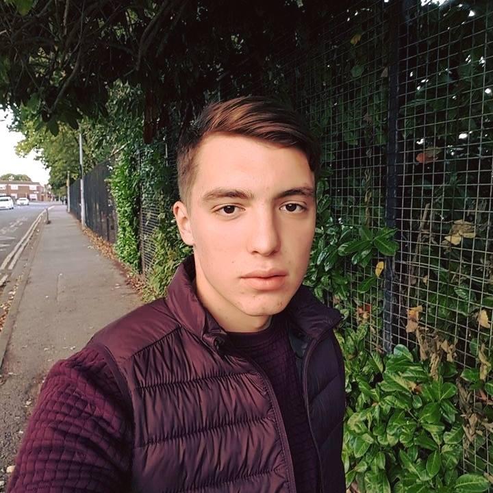 El e tânărul băut care a intrat cu mașina în centrul comercial din Brăila! Detalii neștiute despre trecutul lui