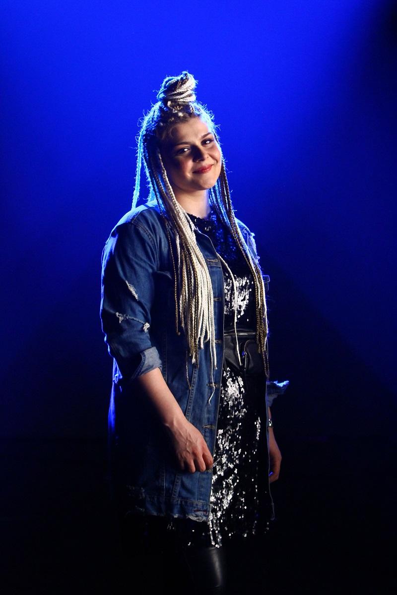 Finalista ”The Four – Cei 4” Alexandra Crișan lansează piesa ”Alerg”