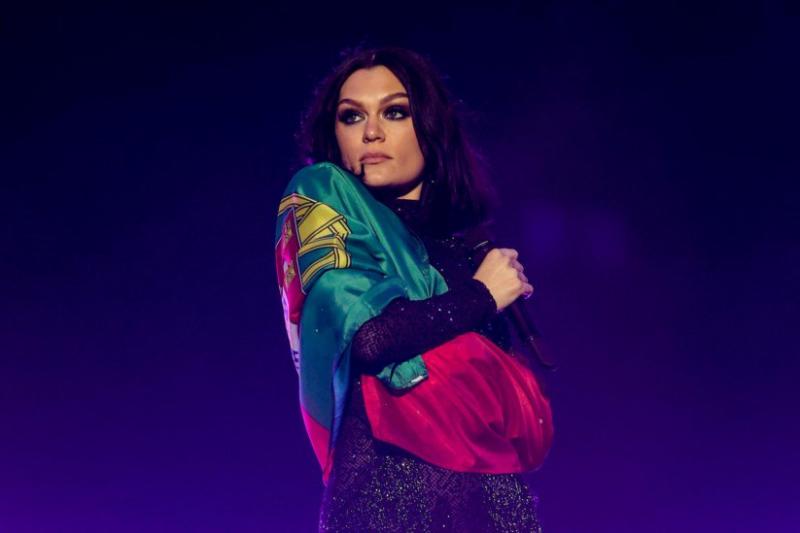 O celebră cântăreață a primit o veste tragică. A dezvăluit totul pe scenă, în fața a mii de oameni: „Mi s-a spus că niciodată...”