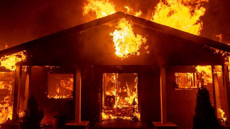 Bilanțul victimelor celui mai distructiv incendiu din California a crescut dramatic: „ A ars tot, toate locurile în care mergeam, toţi oamenii pe care-i ştiam”