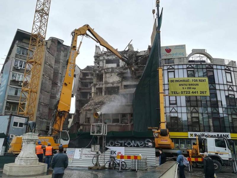 A fost demolat magazinul preferat al lui Nicolae Ceaușescu, situat în buricul Bucureștiului! De aici își cumpăra tovarășul hainele