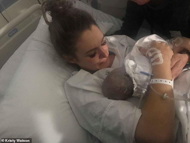 O mamă de înger! „Mi-au spus că bebelușul meu era sănătos, dar nu a avut nicio șansă la viață”