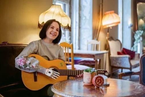 Cruzime fără margini! Povestea Margaritei Gracheva a speriat lumea ,,am țipat și l-am rugat să nu mă rănească"."Mi-a spus să nu mă uit și a început să-mi taie mâinile cu toporul"