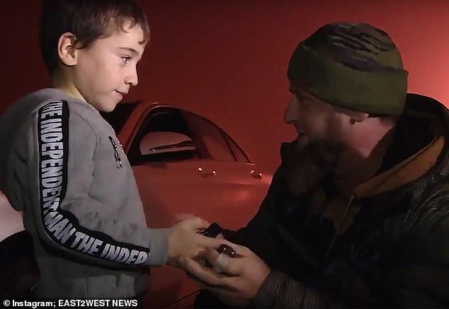 La 5 ani, poate face peste 4.000 de flotări, fără pauză! Șeful statului i-a făcut un cadou de zeci de mii de euro