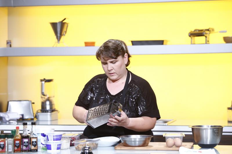 Bontea s-a accidentat grav la deget, de dragul victoriei! Ediție plină de surprize la „Chefi la cuțite”, cu rețete de care sigur nu ai auzit