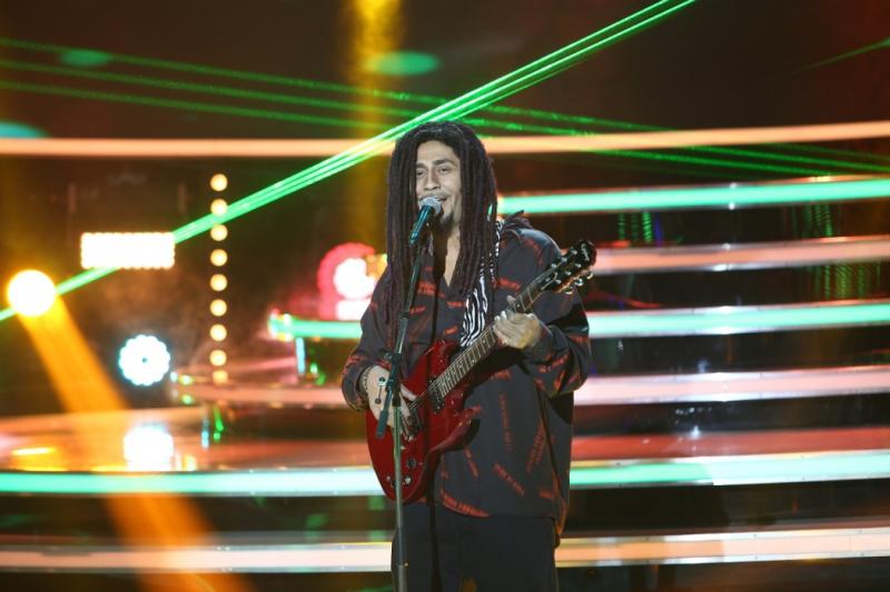 Connect-R, vizitat de tatăl său, în culise, la “Te cunosc de undeva!”: “A stat lângă mine, la machiaj, aproape patru ore”