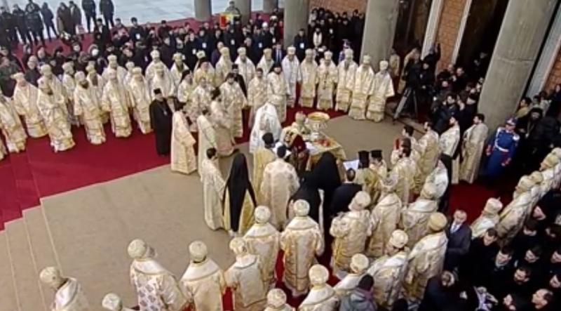 Primele imagini de la slujba de sfințire a Catedralei Mântuirii Neamului (VIDEO)