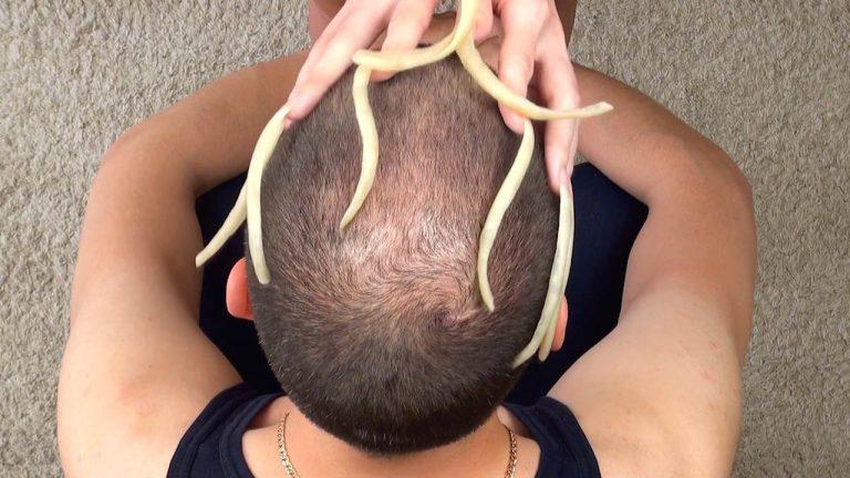 O rusoaică a atins recordul mondial pentru cele mai lungi unghii de pe Planetă! Timp de 4 ani nu și-a tăiat niciodată unghiile, iar acum au ajuns să aibă o lungime de neimaginat!