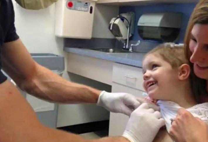 Povestea lor a făcut înconjurul lumii! Are 29 de ani și s-a căsătorit cu o fetiță de 4 ani care îl iubea enorm! Motivul este tulburător